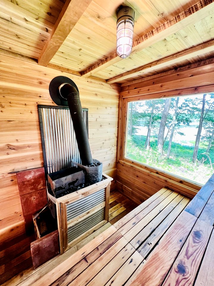Pet-Friendly Lakeside Cabin Ideal for a Family Getaway in Wisconsin