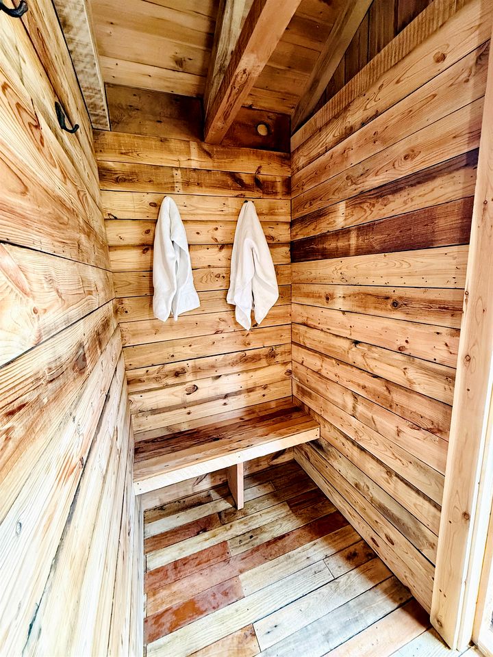 Pet-Friendly Lakeside Cabin Ideal for a Family Getaway in Wisconsin