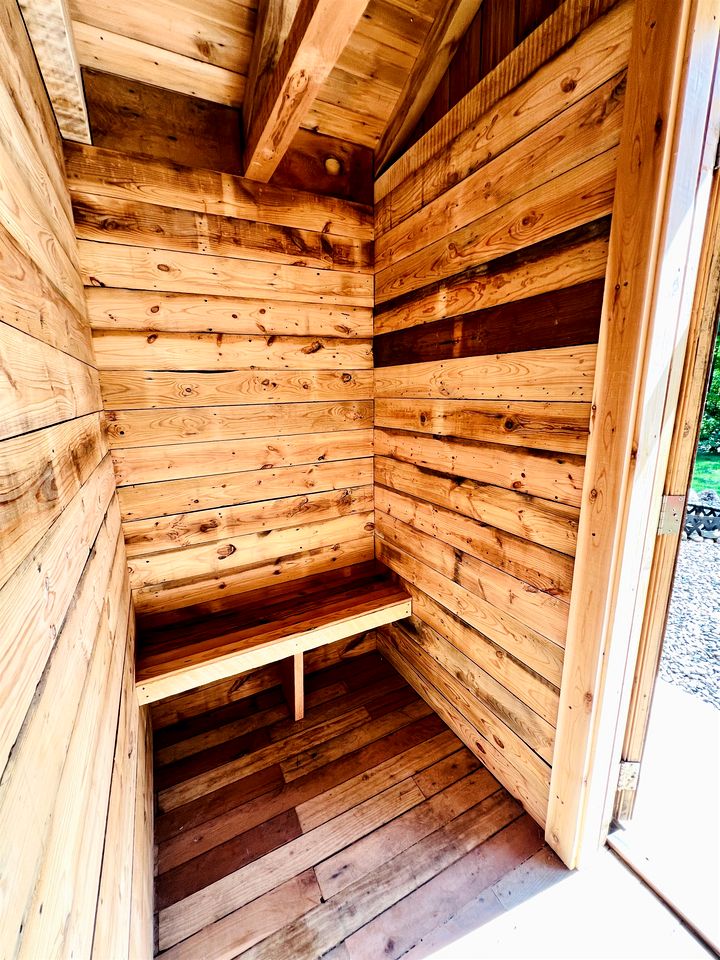 Pet-Friendly Lakeside Cabin Ideal for a Family Getaway in Wisconsin
