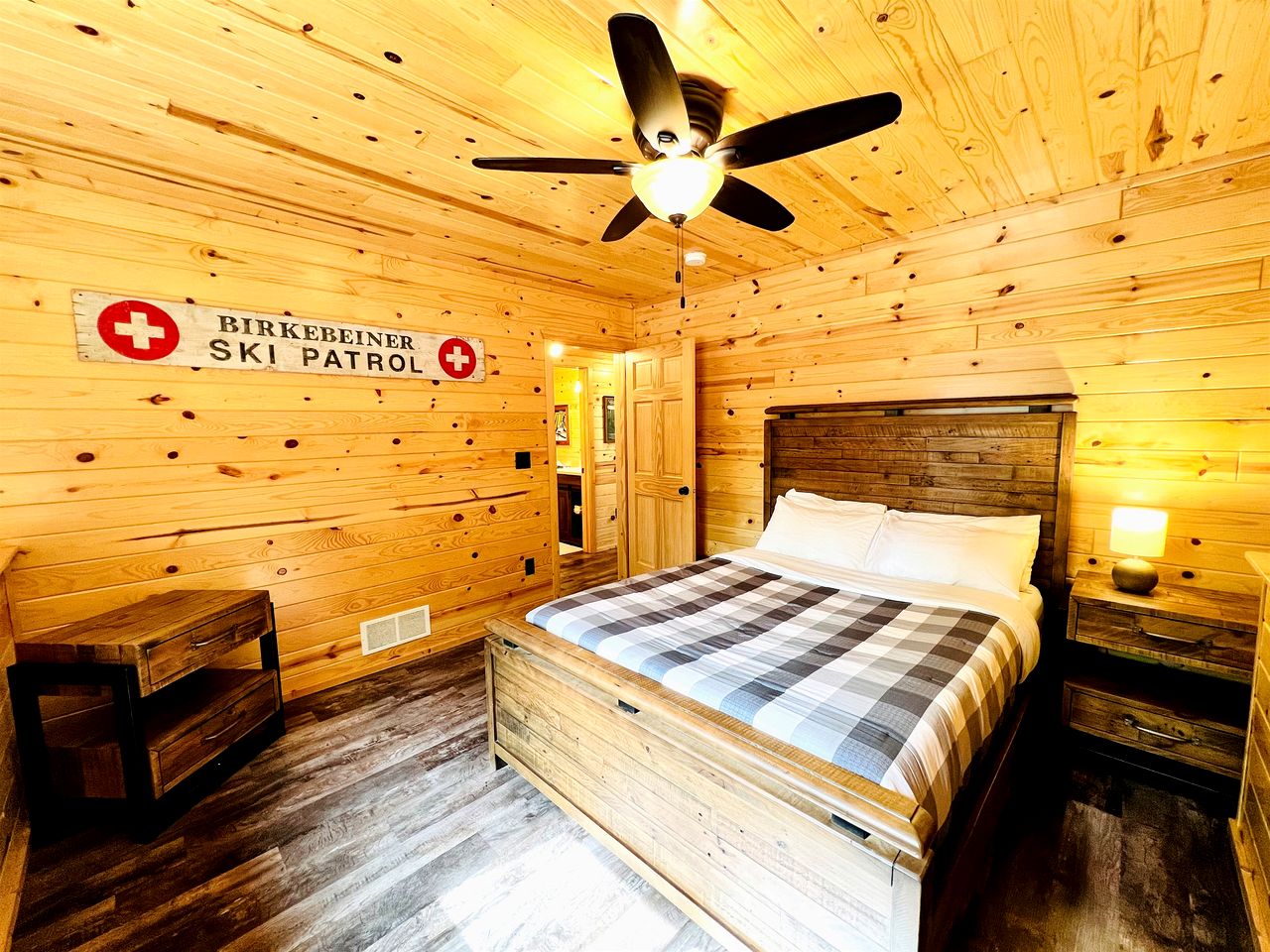Pet-Friendly Lakeside Cabin Ideal for a Family Getaway in Wisconsin