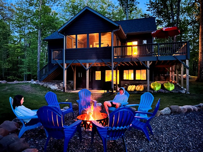 Cabins (United States of America, Stone Lake, Wisconsin)