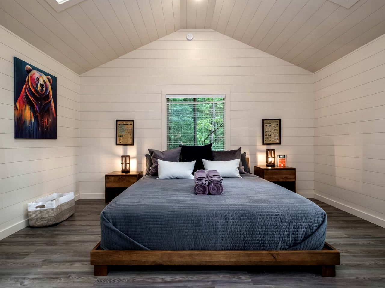 Pet-Friendly Paradise: Luxury Glamping Cabin in Pisgah Forest for You and Your Furry Friend