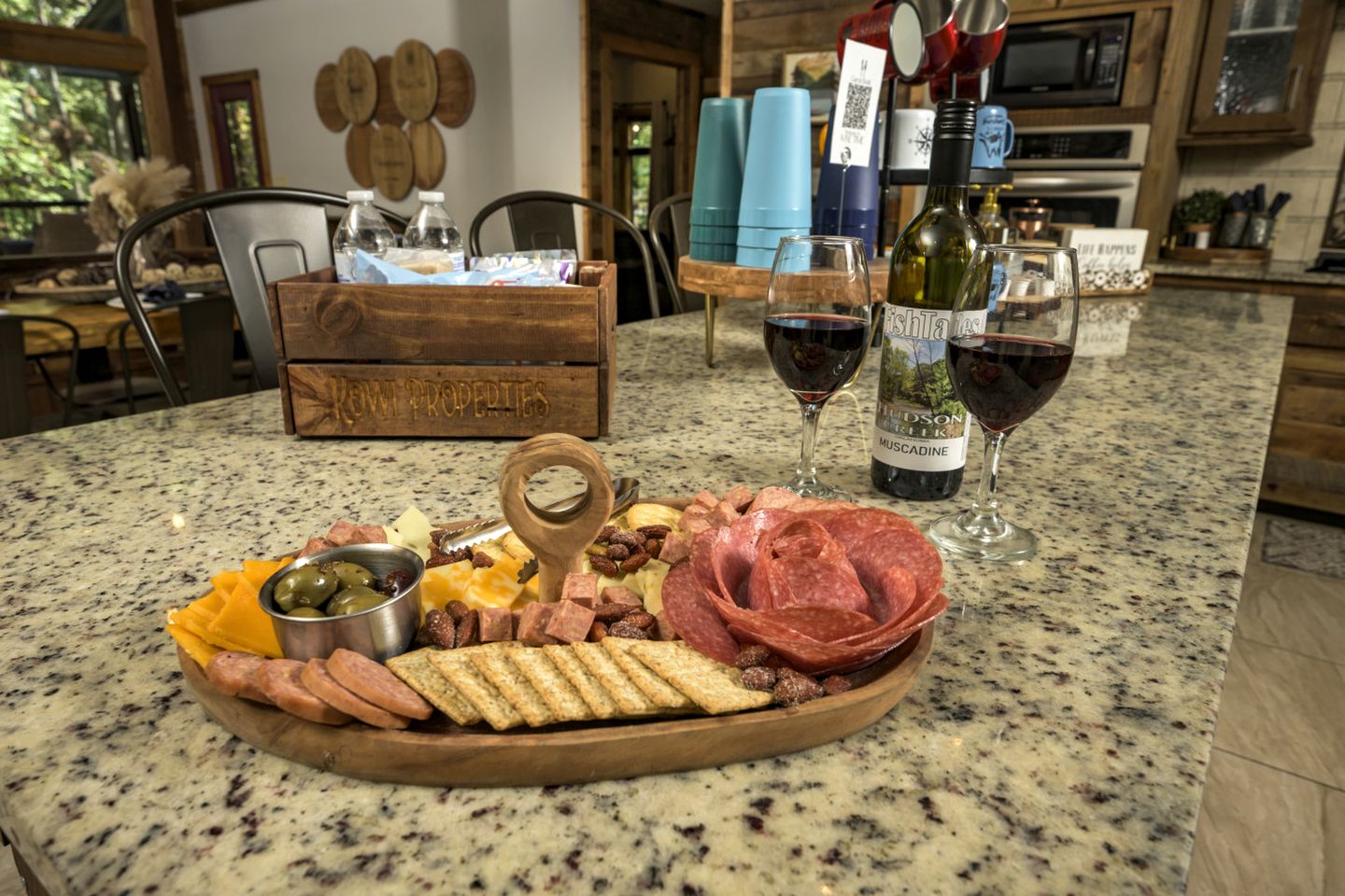 Pet Friendly Paradise in the Southern Hills of Hochatown, Oklahoma, Perfect for a Weekend Escape