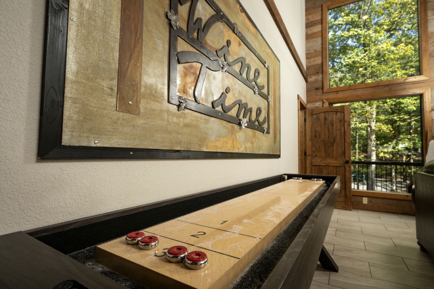 Pet Friendly Paradise in the Southern Hills of Hochatown, Oklahoma, Perfect for a Weekend Escape