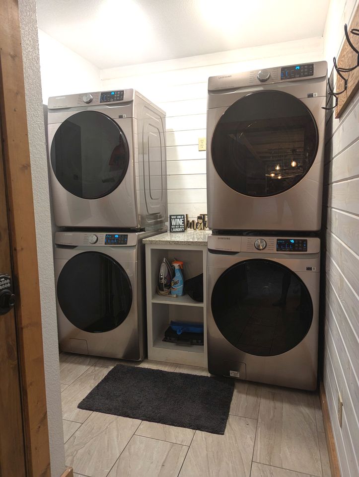 Pet Friendly Paradise in the Southern Hills of Hochatown, Oklahoma, Perfect for a Weekend Escape