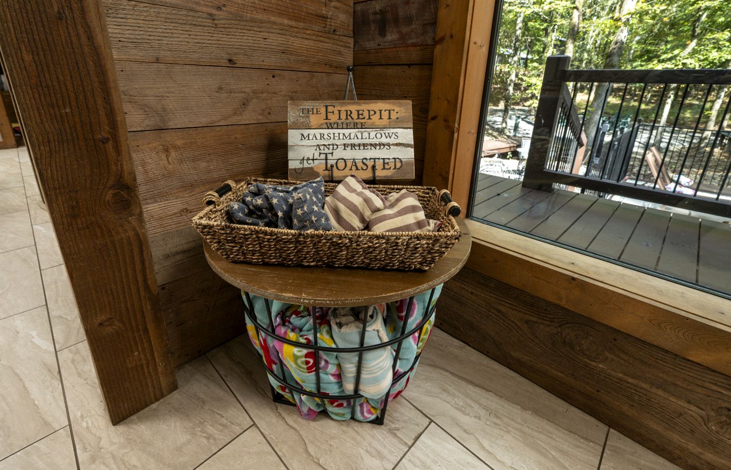 Pet Friendly Paradise in the Southern Hills of Hochatown, Oklahoma, Perfect for a Weekend Escape