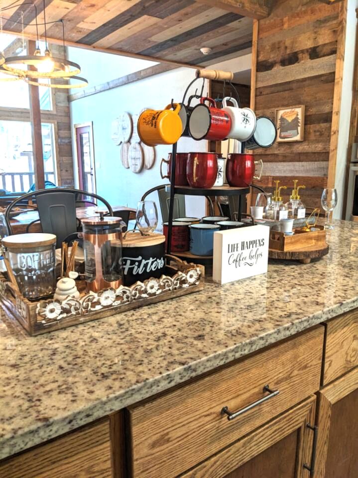Pet Friendly Paradise in the Southern Hills of Hochatown, Oklahoma, Perfect for a Weekend Escape