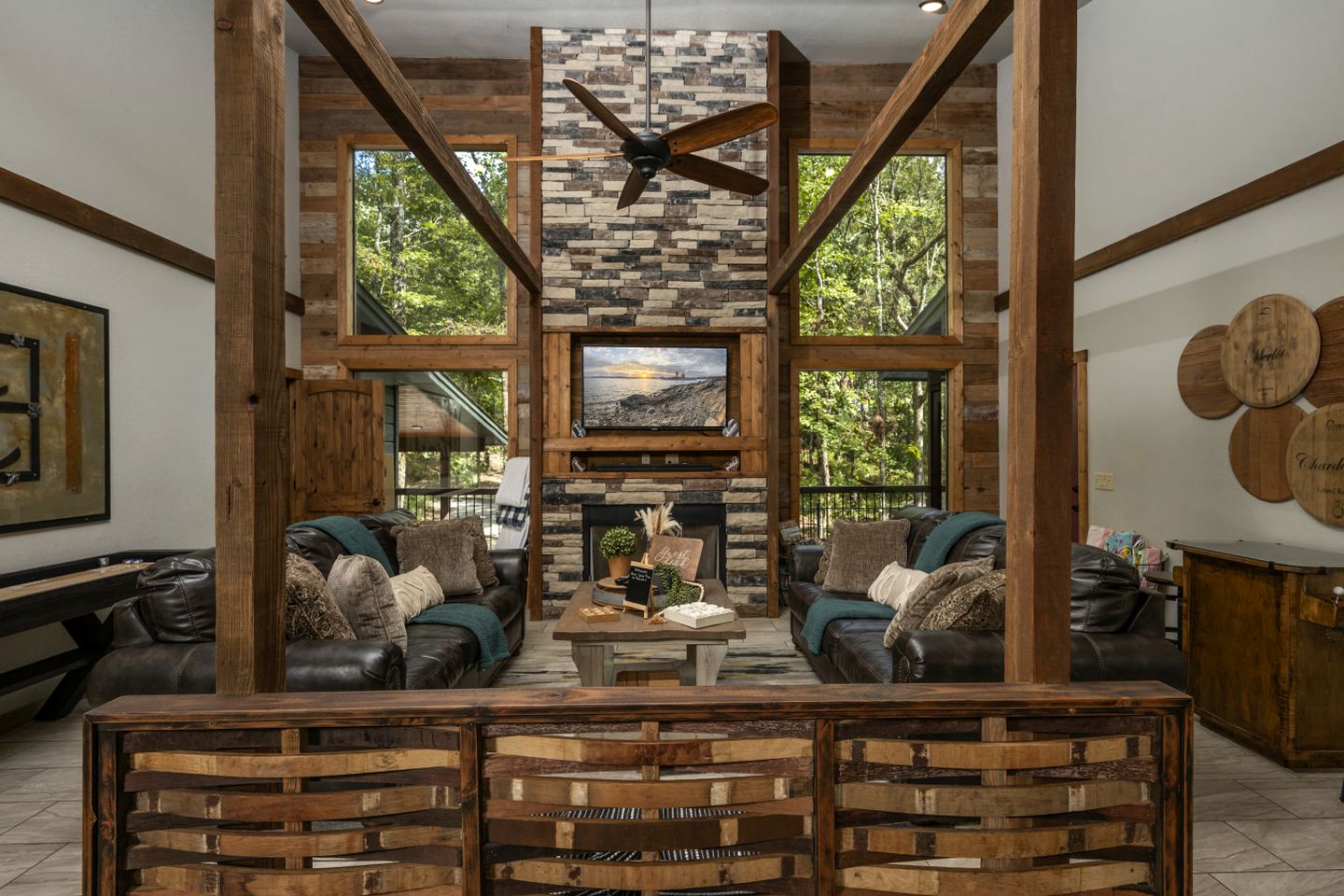 Pet Friendly Paradise in the Southern Hills of Hochatown, Oklahoma, Perfect for a Weekend Escape