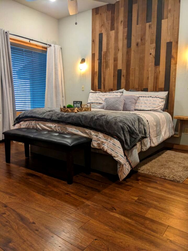 Pet Friendly Paradise in the Southern Hills of Hochatown, Oklahoma, Perfect for a Weekend Escape