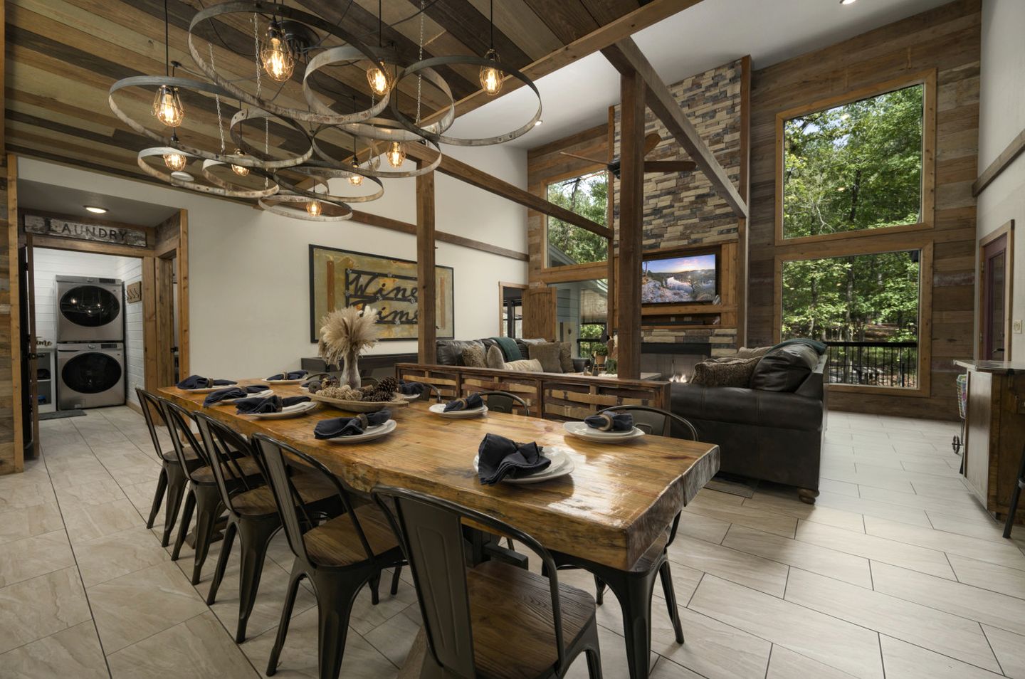 Pet Friendly Paradise in the Southern Hills of Hochatown, Oklahoma, Perfect for a Weekend Escape