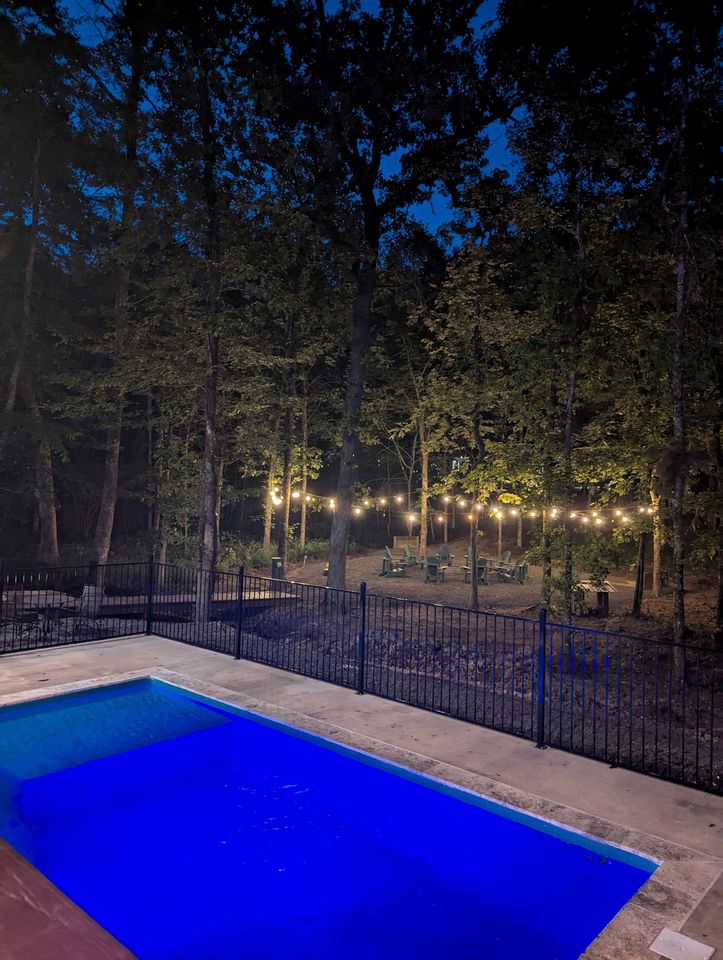 Pet Friendly Paradise in the Southern Hills of Hochatown, Oklahoma, Perfect for a Weekend Escape
