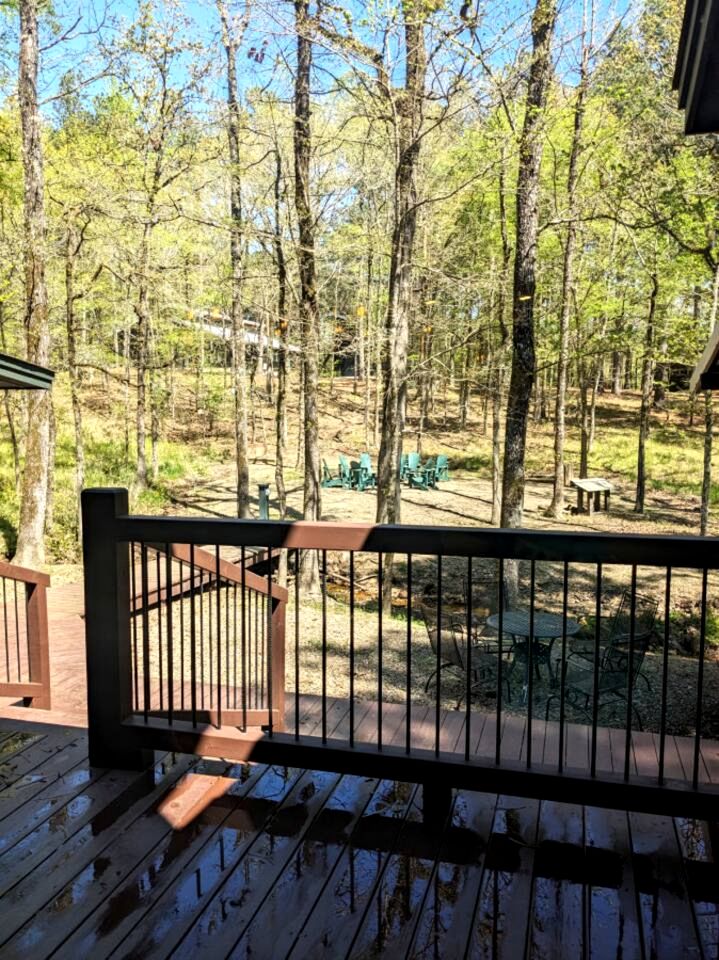 Pet Friendly Paradise in the Southern Hills of Hochatown, Oklahoma, Perfect for a Weekend Escape