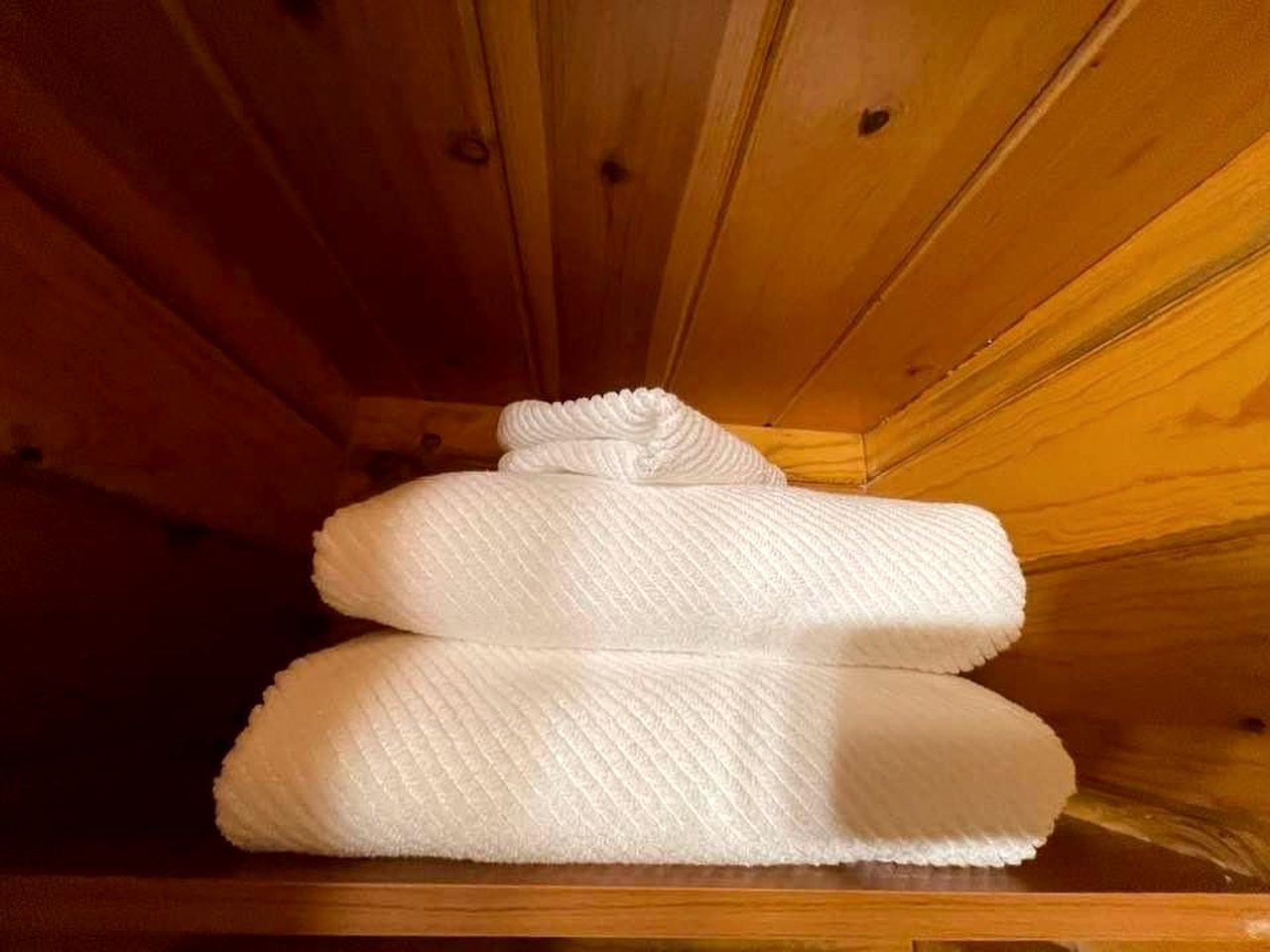 Pet-Friendly Cabin Rental for Two along River near Thompson Falls, Montana