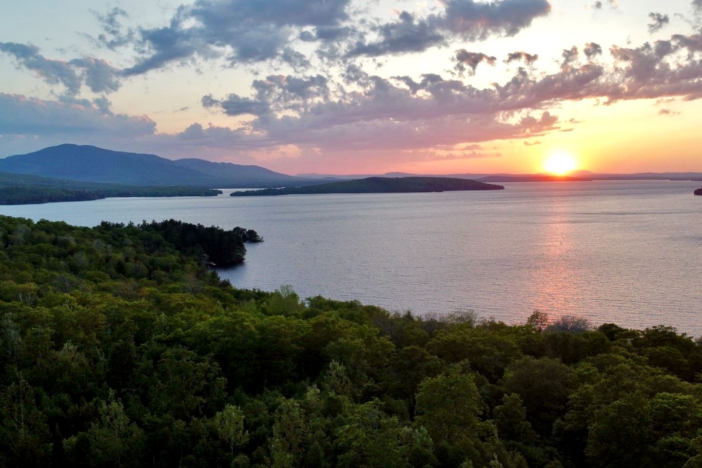 Pet-Friendly Retreat Ideal for a Tranquil Escape in Maine