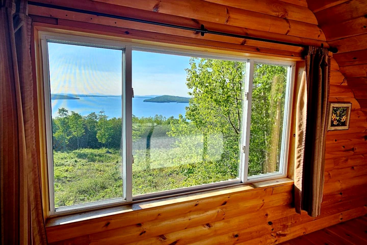 Pet-Friendly Retreat Ideal for a Tranquil Escape in Maine