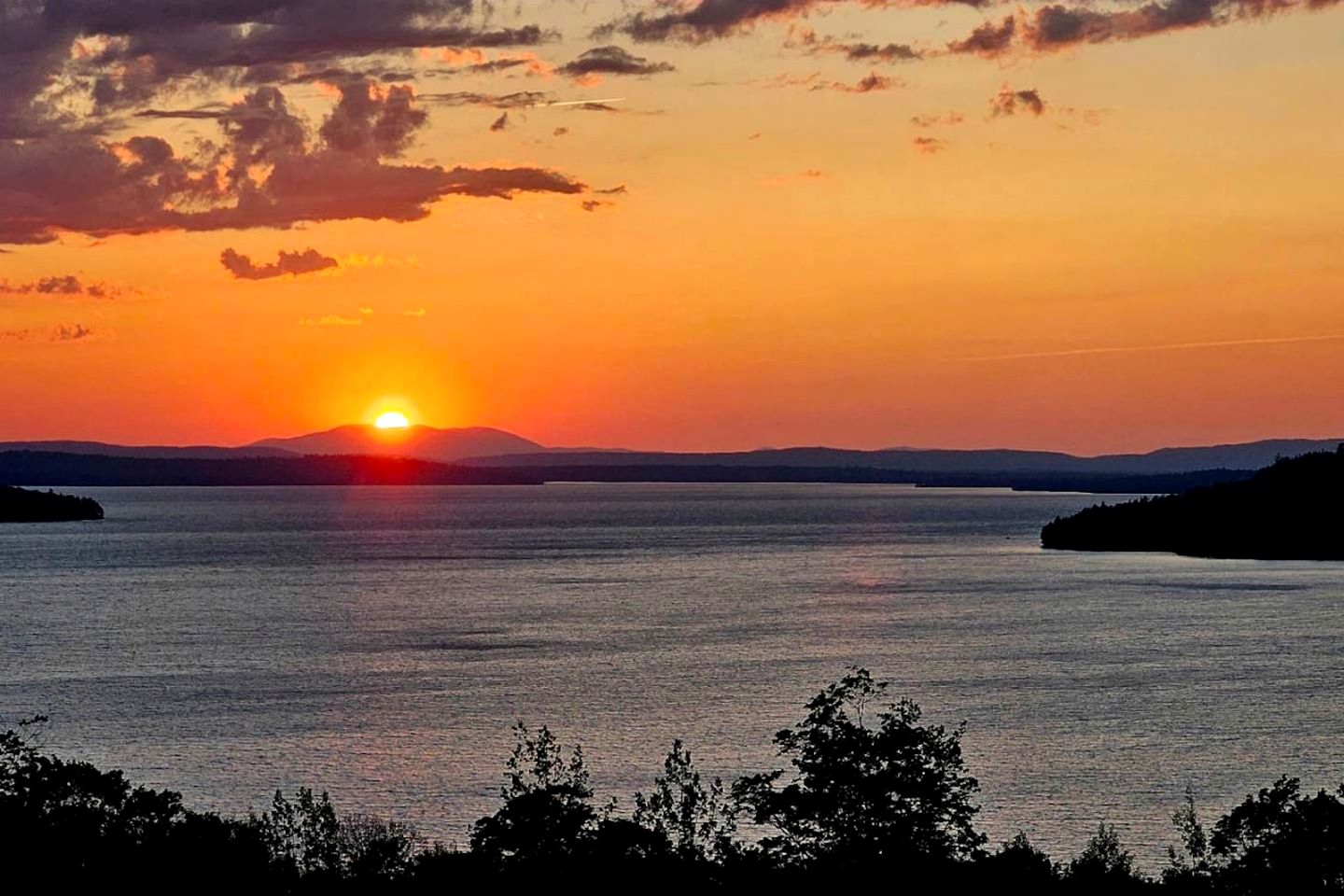 Pet-Friendly Retreat Ideal for a Tranquil Escape in Maine