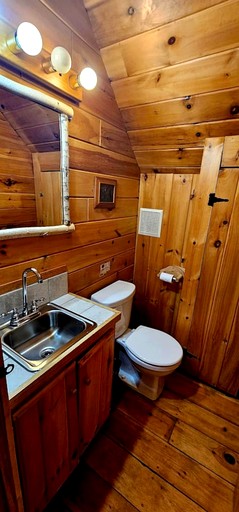 Cabins (United States of America, Greenville, Maine)