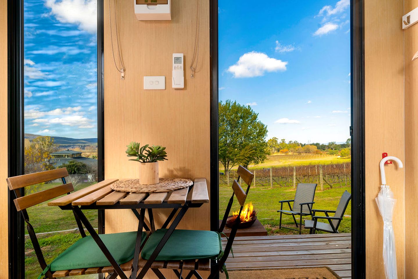 Pet-Friendly Tiny House with Vineyards Views Near Lake George in New South Wales, Australia