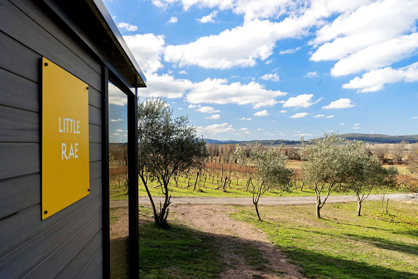 Pet-Friendly Tiny House with Vineyards Views Near Lake George in New South Wales, Australia