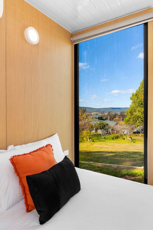 Pet-Friendly Tiny House with Vineyards Views Near Lake George in New South Wales, Australia