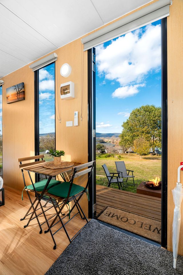 Pet-Friendly Tiny House with Vineyards Views Near Lake George in New South Wales, Australia