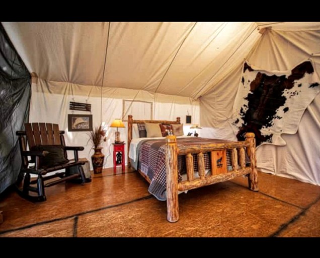 Safari Tents (United States of America, Irwin, Idaho)