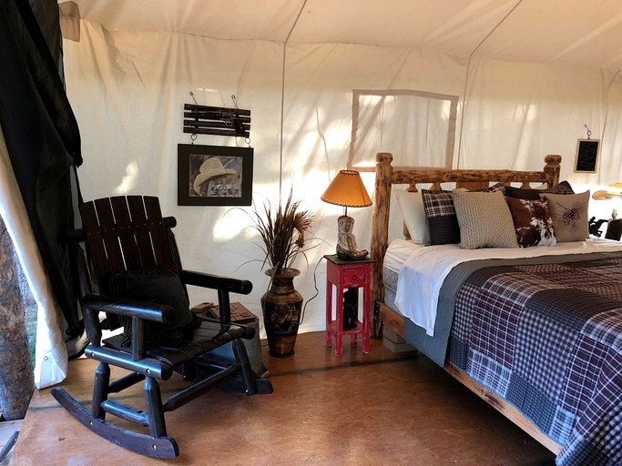 Safari Tents (United States of America, Irwin, Idaho)