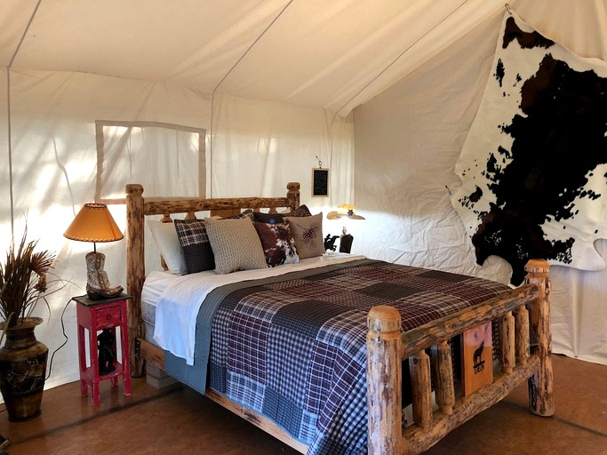 Safari Tents (United States of America, Irwin, Idaho)