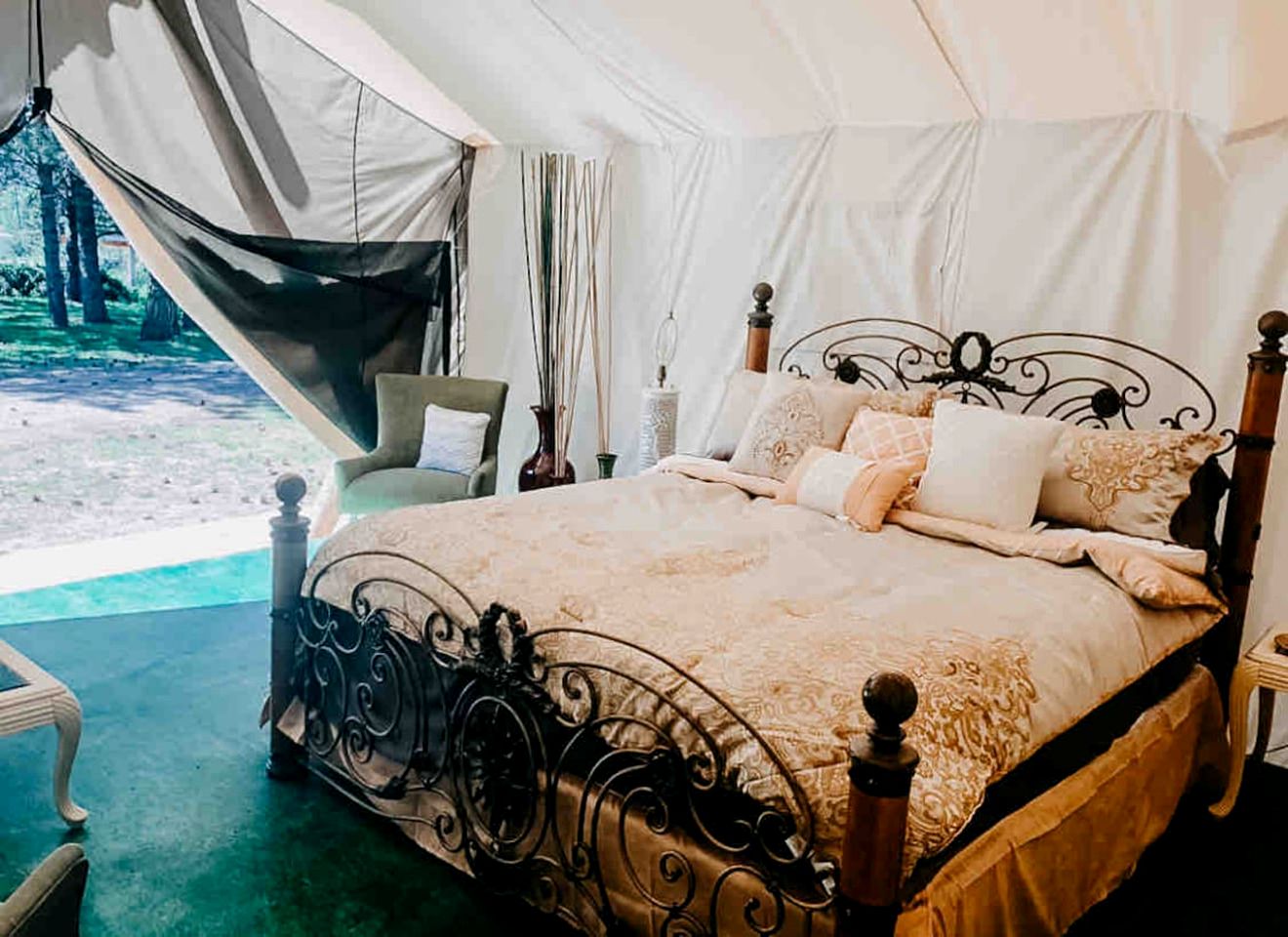 Luxury Safari Tent with Private Bathroom in Swan Valley, Idaho near Palisades Lake