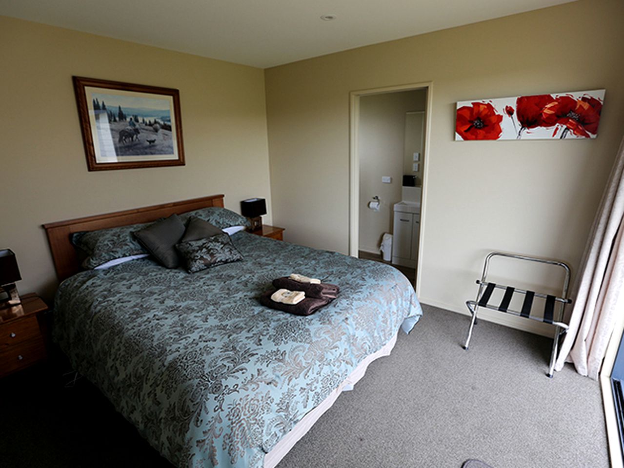 Romantic Getaway with Amazing Mountain Views North of Christchurch, New Zealand