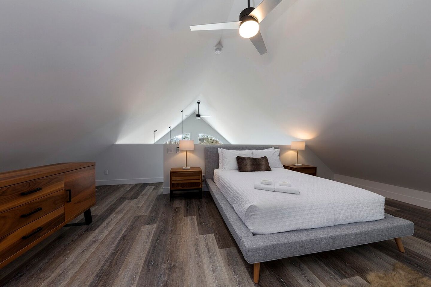 Wonderful Cottage with Sauna, Spa and Private Deck in Quebec