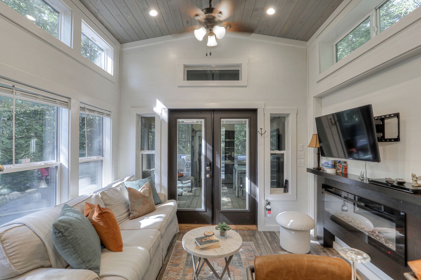 Gorgeous Cottage with Fire Pit and Barbecue in Tracy City, Tennessee
