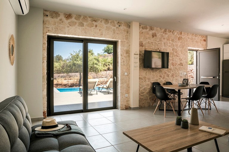 Vacation Rentals (Greece, --, --)