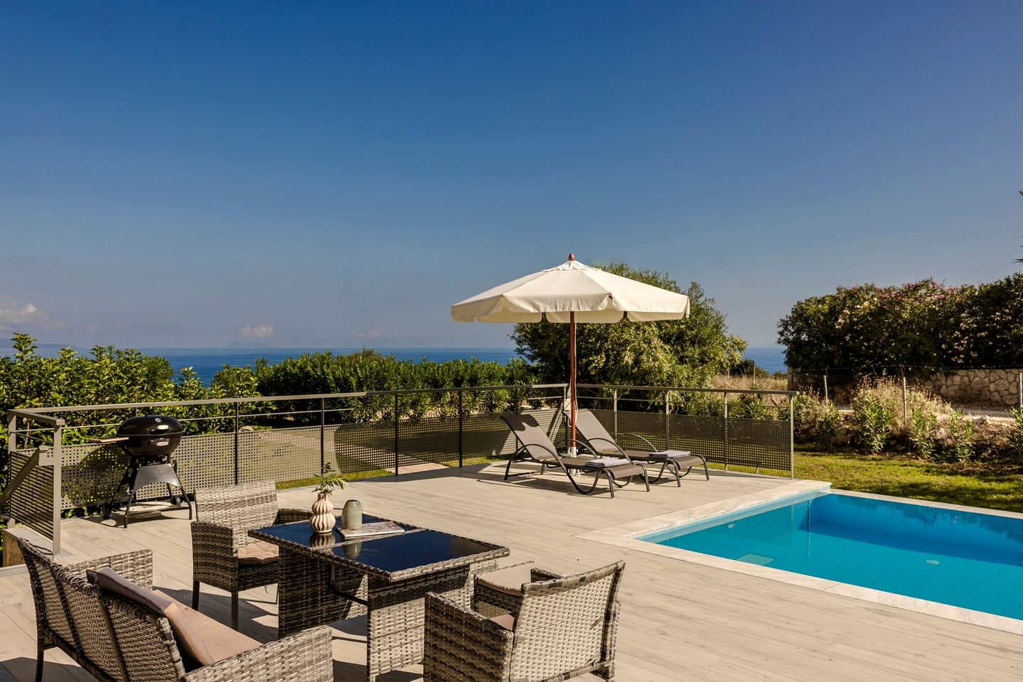 Vibrant Villa Paradise near Ionian Sea in Greece