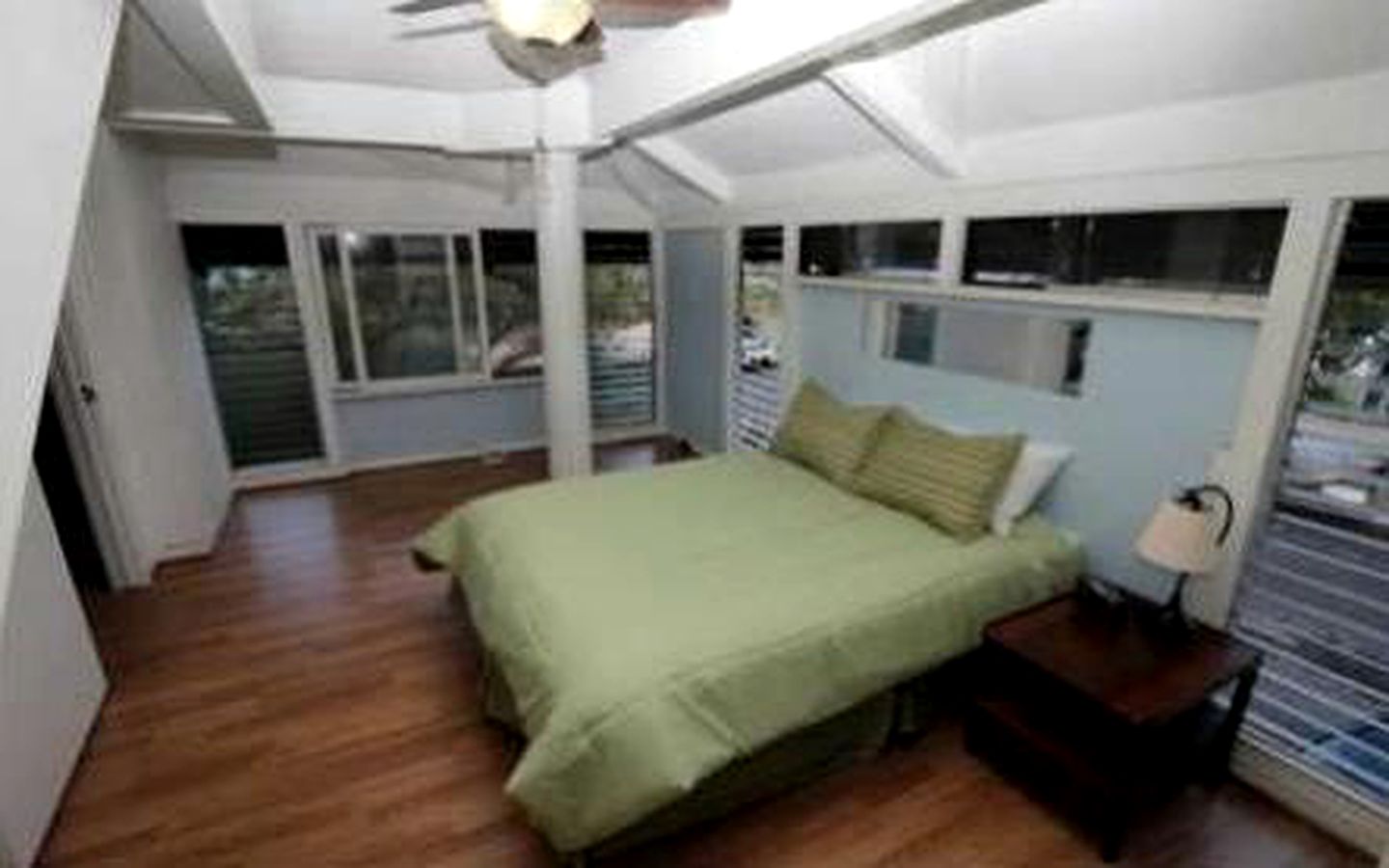 Charming Beachfront Vacation Rental on the Island of Oahu in Kailua, Hawaii