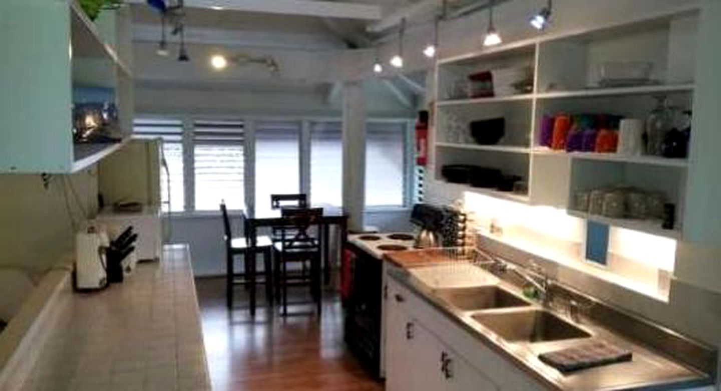 Charming Beachfront Vacation Rental on the Island of Oahu in Kailua, Hawaii