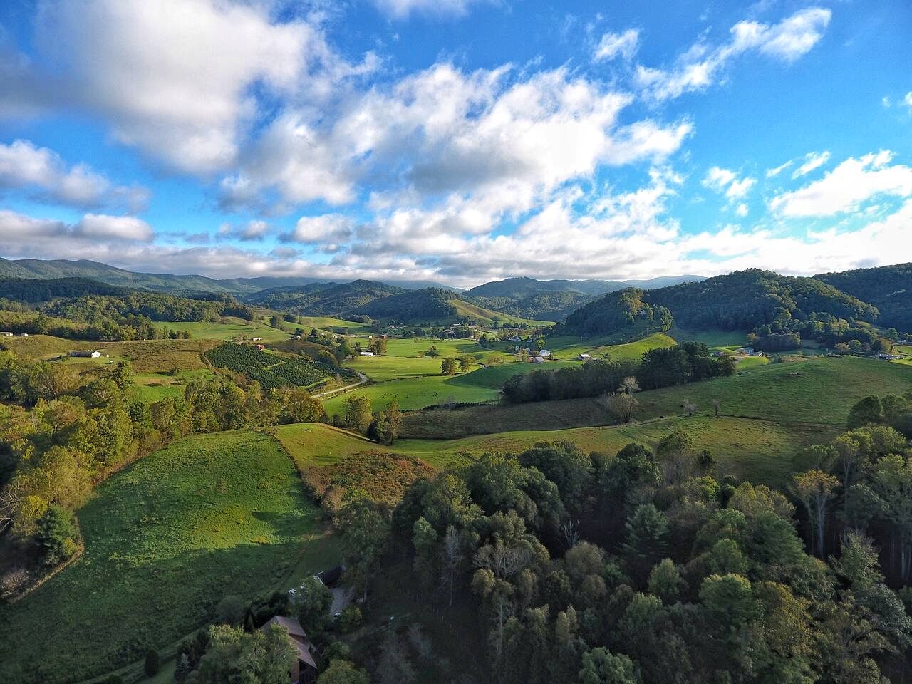 Romantic Farm-Stay Cabin with Petting Zoo & Hot Tub near Boone, NC