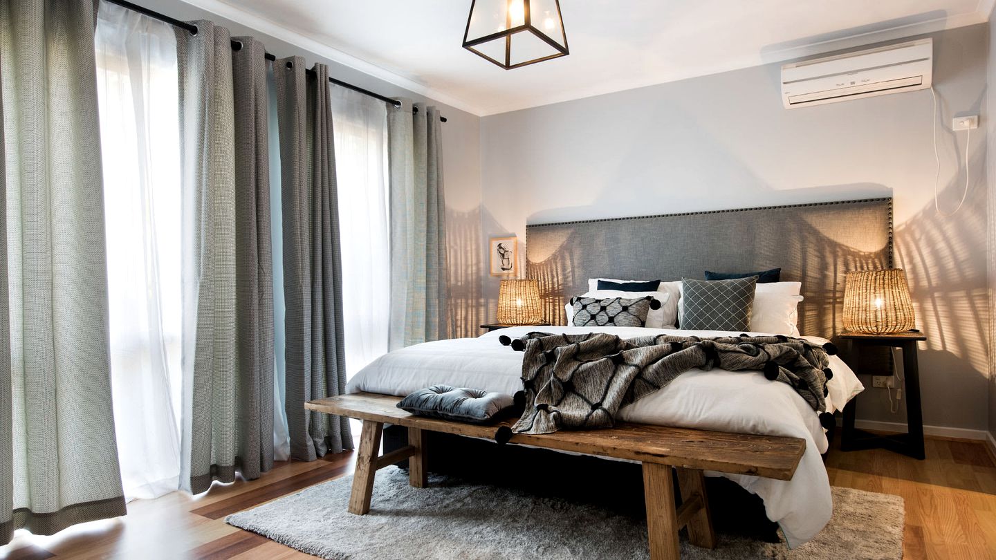 Impressive Cabin with Hot-tub, Sauna, Fire pit and Pool Table in Hepburn, Victoria