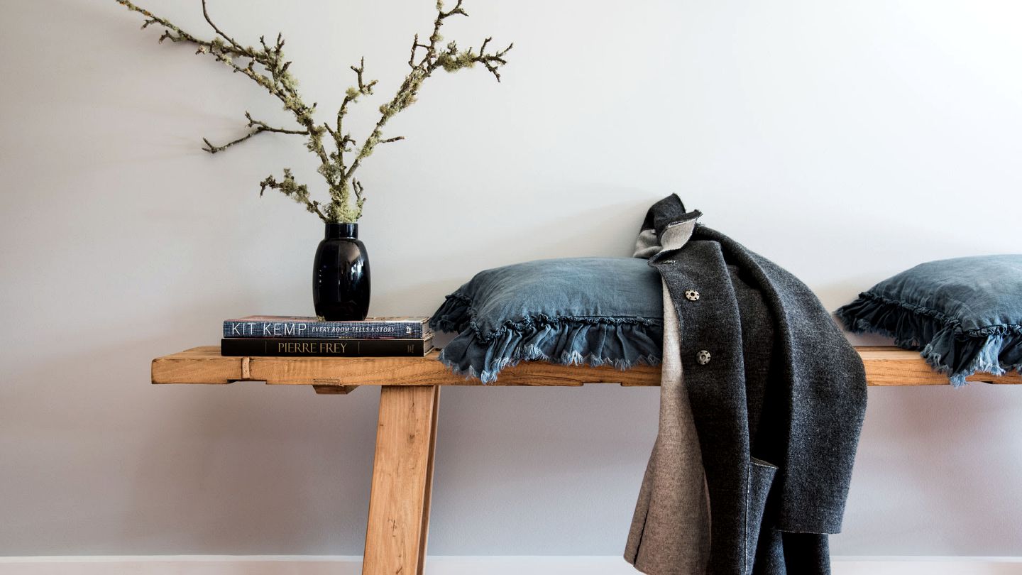 Impressive Cabin with Hot-tub, Sauna, Fire pit and Pool Table in Hepburn, Victoria