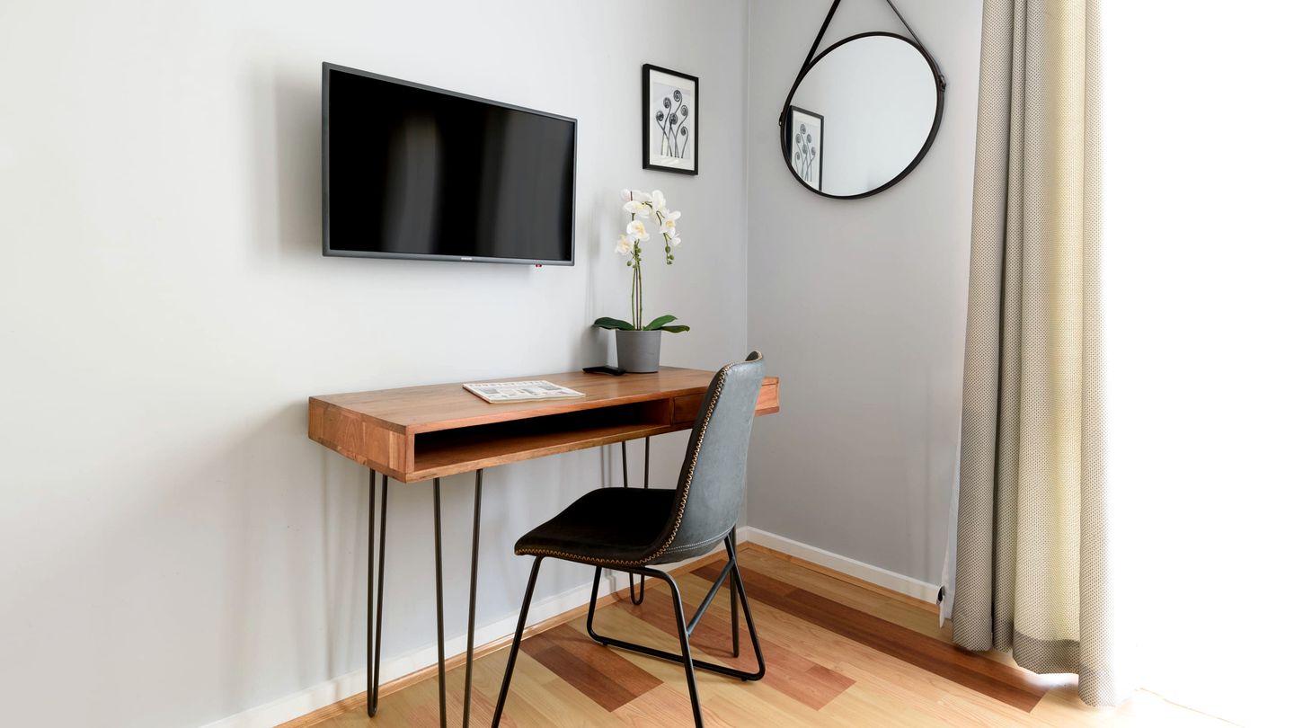 Impressive Cabin with Hot-tub, Sauna, Fire pit and Pool Table in Hepburn, Victoria