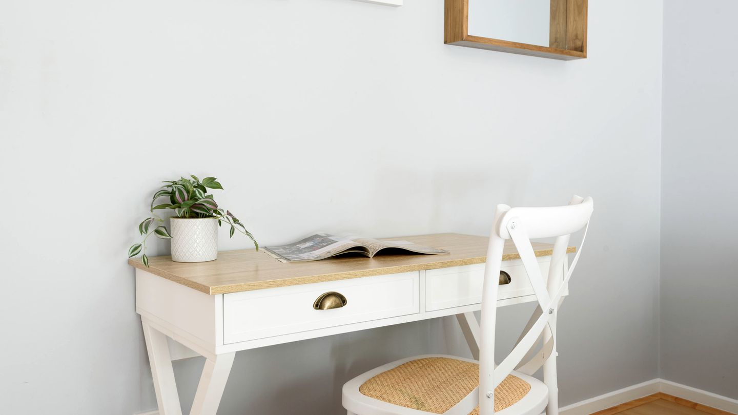 Impressive Cabin with Hot-tub, Sauna, Fire pit and Pool Table in Hepburn, Victoria