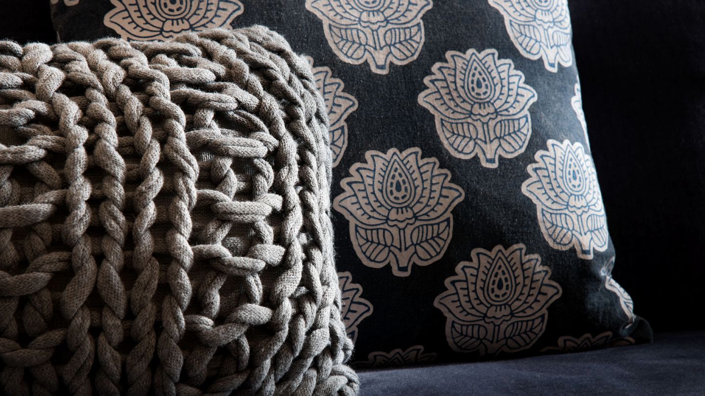 Impressive Cabin with Hot-tub, Sauna, Fire pit and Pool Table in Hepburn, Victoria