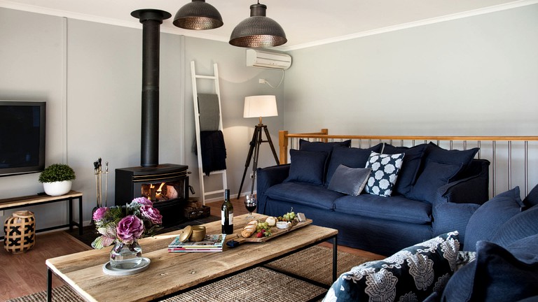 Cabins (Australia, Hepburn, Victoria)