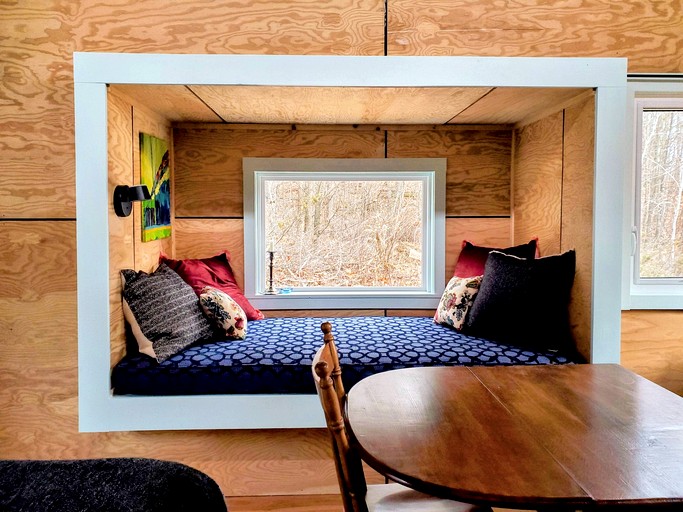 Vacation Rentals (Canada, --, --)