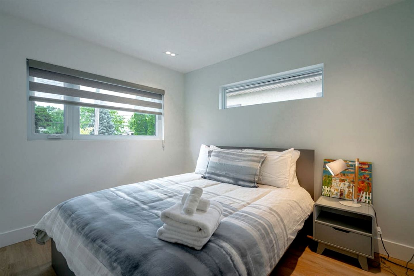 Cute Modern Style Beach Close Cottage in Leamington, Ontario