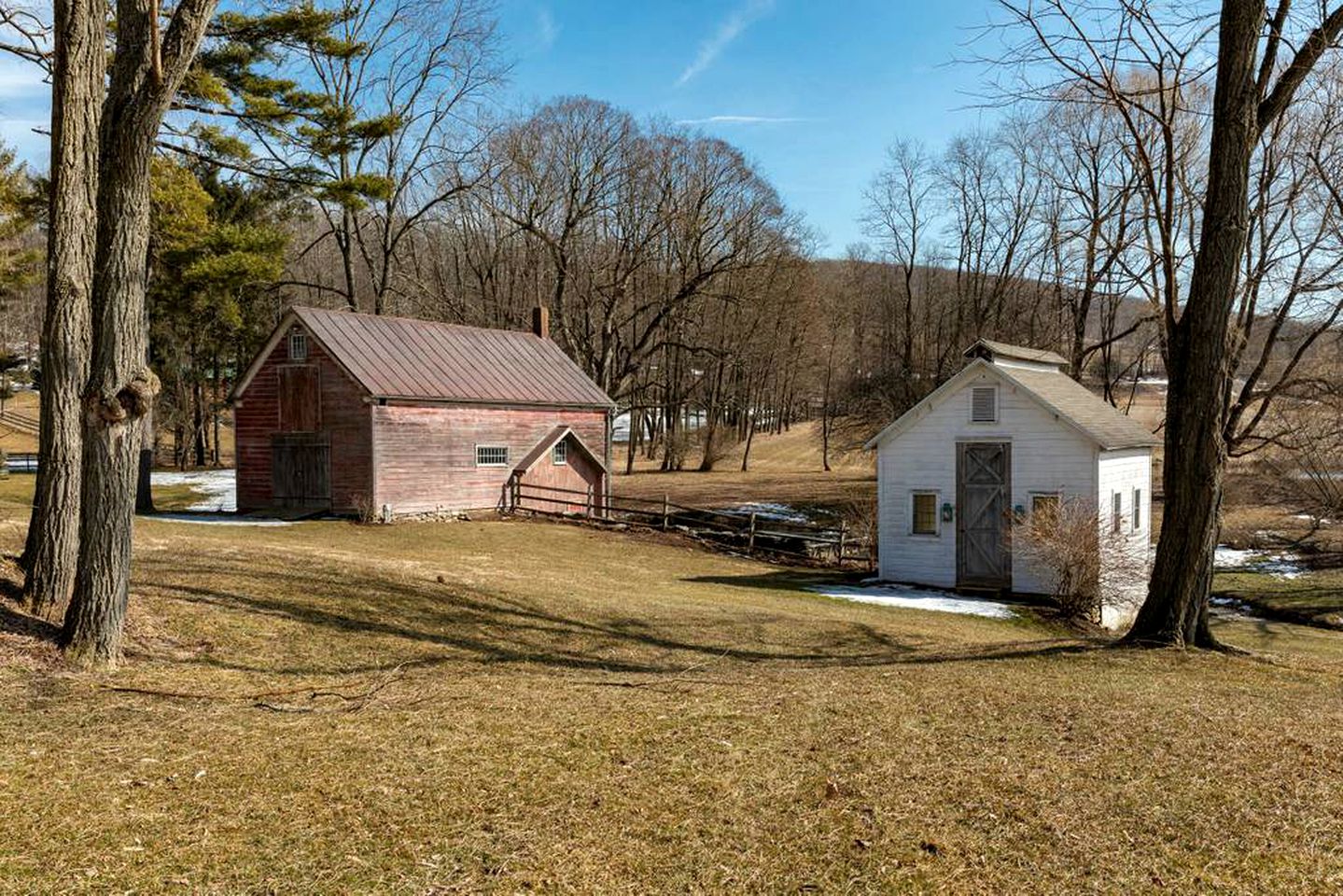 Scenic Barn Rental for a Family Getaway near Stissing Lake in Pine Plains, New York