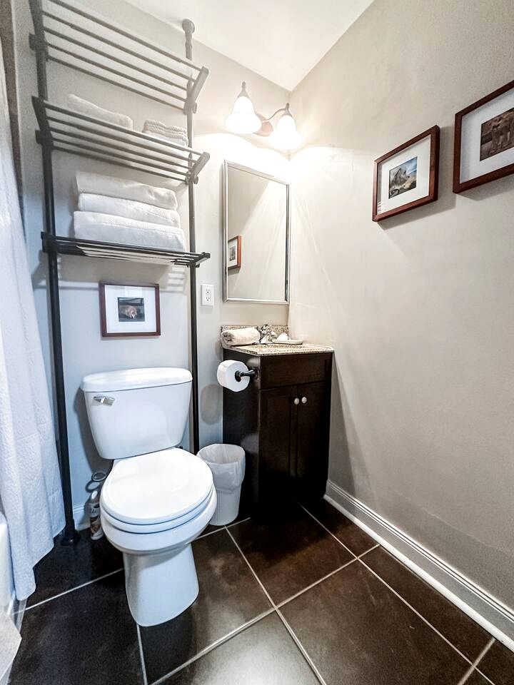 Beautiful Farm Stay with Private Pickleball Court near Kerr Lake, North Carolina