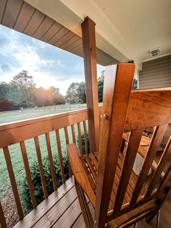 Beautiful Farm Stay with Private Pickleball Court near Kerr Lake, North Carolina