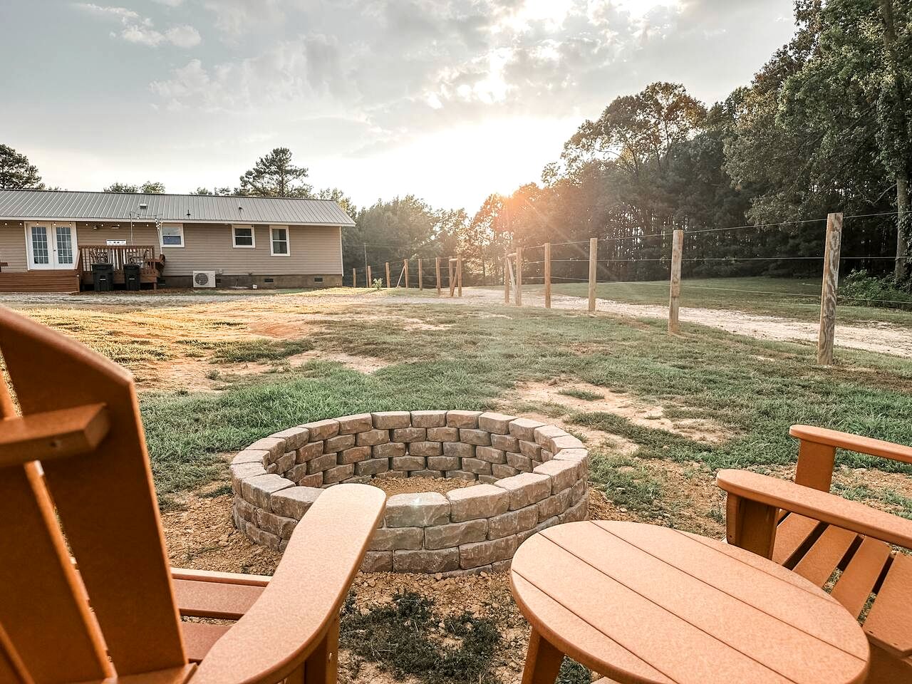 Beautiful Farm Stay with Private Pickleball Court near Kerr Lake, North Carolina