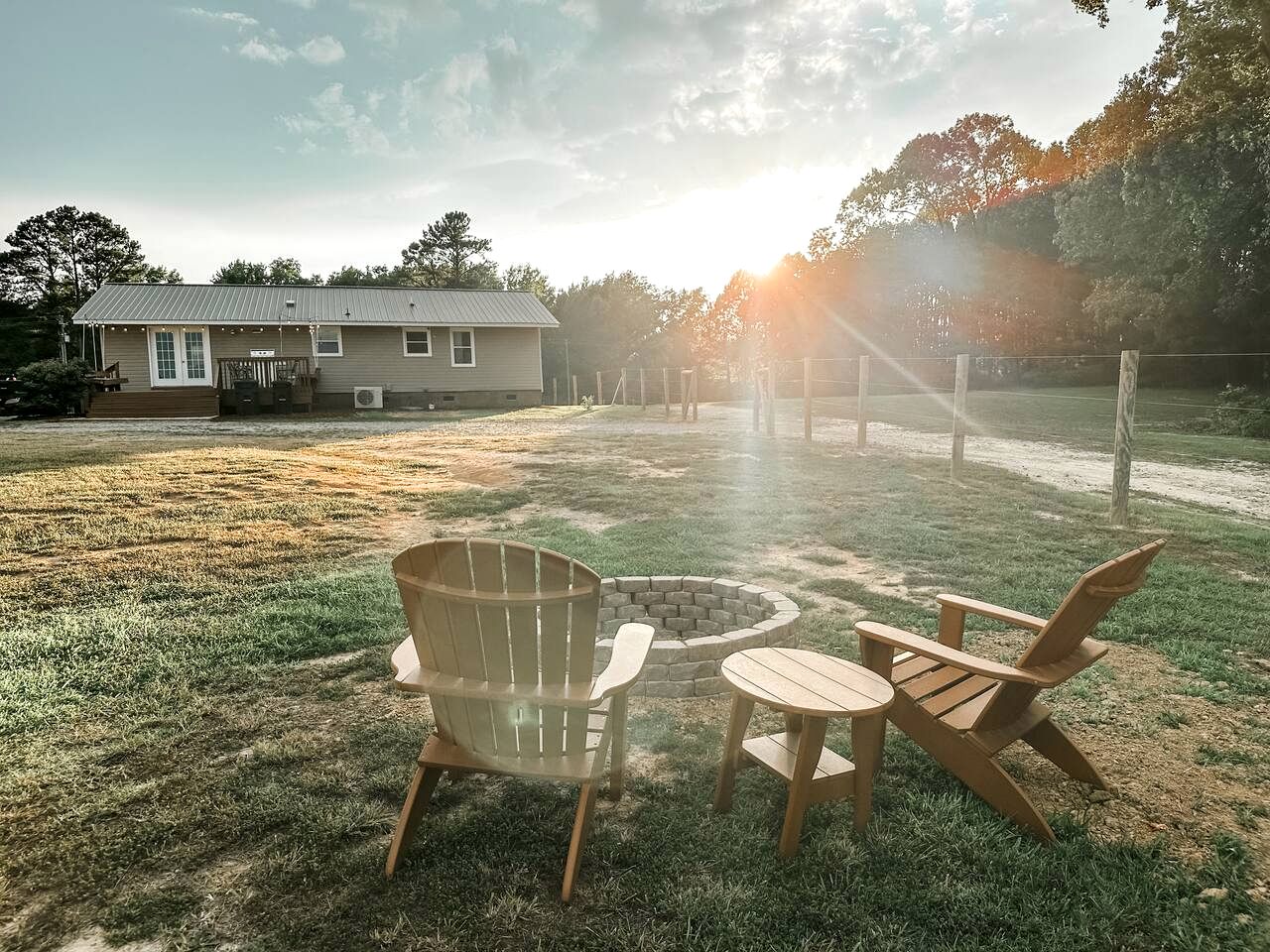 Beautiful Farm Stay with Private Pickleball Court near Kerr Lake, North Carolina